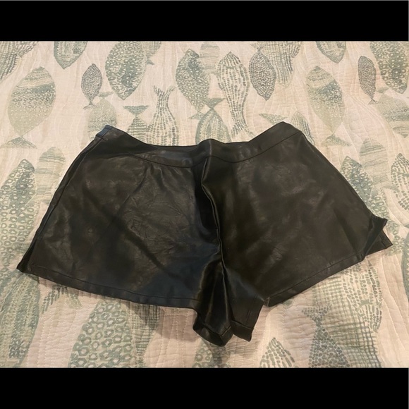 VS shiny short shorts. - Picture 2 of 5